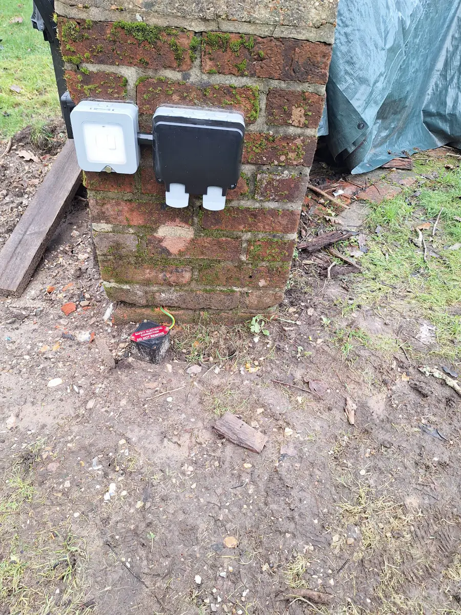 IP66 Weatherproof Garden Sockets & Earth Rod Inspection Pit
